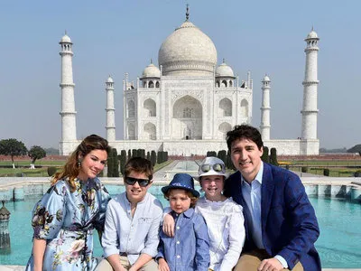 justin in tajmahal